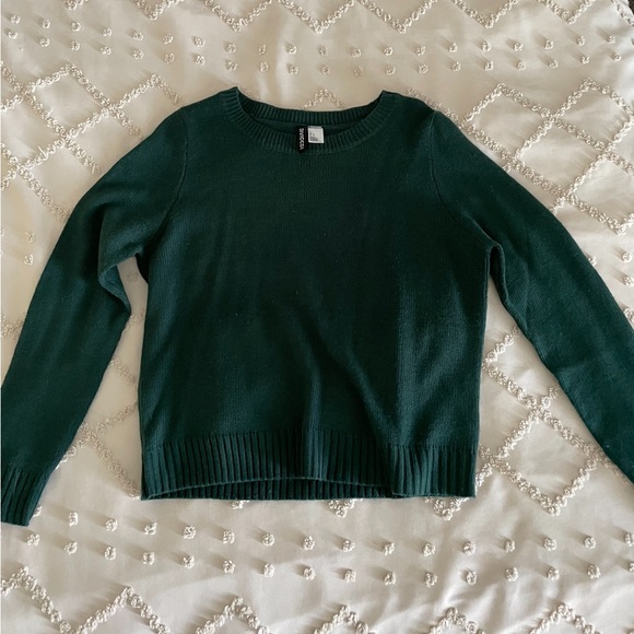H&M forest green sweater - Picture 1 of 3